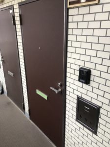 玄関ドアの凹みリフォーム完成